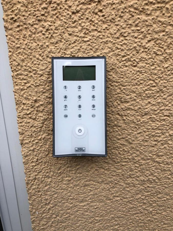 2 Zimmer Apartment, 70 Qm, Max 4 Pers, Private Terasse, 2 Parkplaetze, Internet 250 Mbit Gärtringen Exterior foto