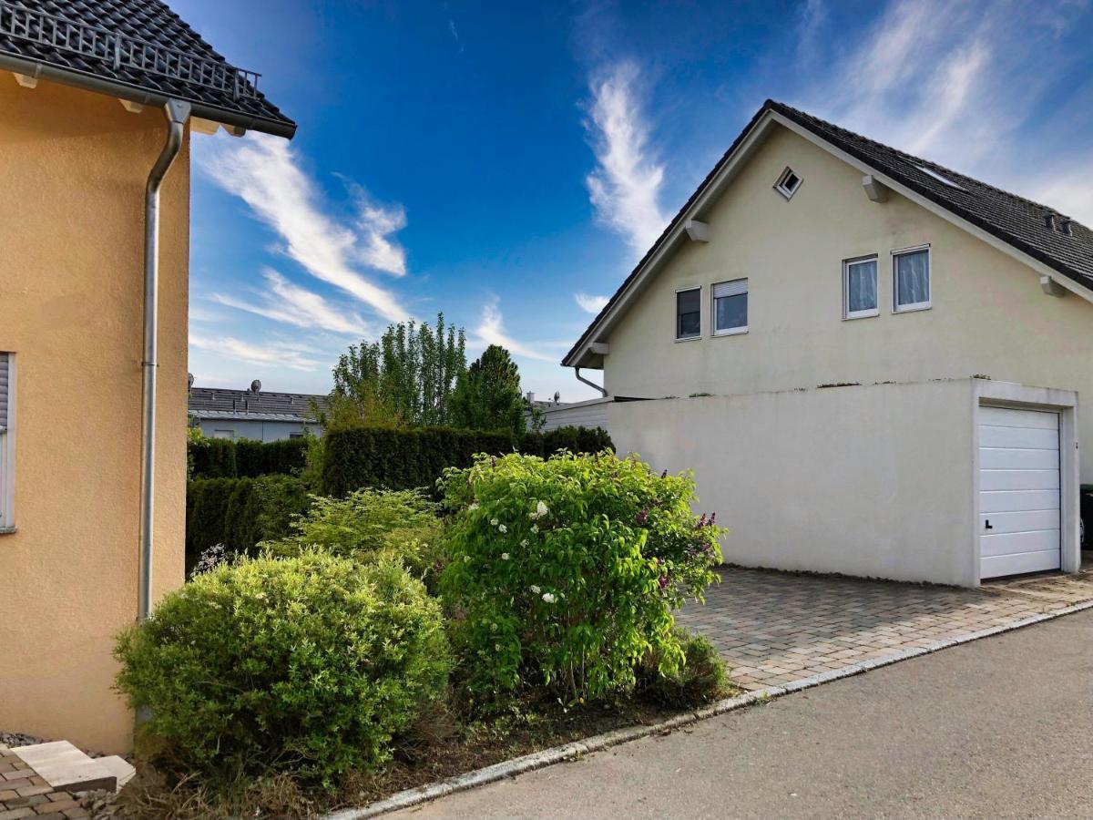 2 Zimmer Apartment, 70 Qm, Max 4 Pers, Private Terasse, 2 Parkplaetze, Internet 250 Mbit Gärtringen Exterior foto